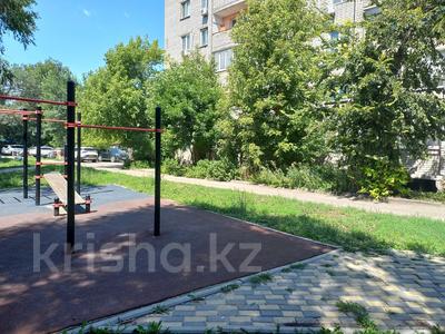 2-бөлмелі пәтер · 54 м² · 5/5 қабат, Бурова 19/1 — Волна ,Кабанбай Батыра, бағасы: 20.5 млн ₸ в Усть-Каменогорске