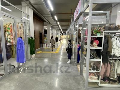 Готовый Бизнес в сфере продаже мужской одежды, 45 м² за 10 млн 〒 в Шымкенте, Каратауский р-н