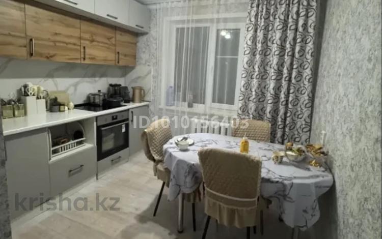 2-комнатная квартира · 50 м² · 1/6 этаж, Ленина 59 — 4 мкрн за 13.8 млн 〒 в Аксу — фото 2