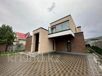 Отдельный дом · 7 комнат · 400 м², Коктобе 35 за 1.3 млн 〒 в Кыргауылдах