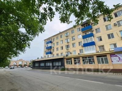 3-комнатная квартира · 64 м² · 2/5 этаж, Авангард-3 49 за 19 млн 〒 в Атырау, мкр Авангард-3