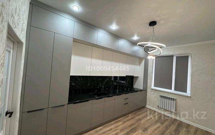 2-бөлмелі пәтер · 70 м² · 4/8 қабат, 24-й мкр 14 — ВОЕНКОМАТ ГОВД АСАРС КАФЕ ОСТАНОВКА, бағасы: 18.5 млн 〒 в Актау — фото 2