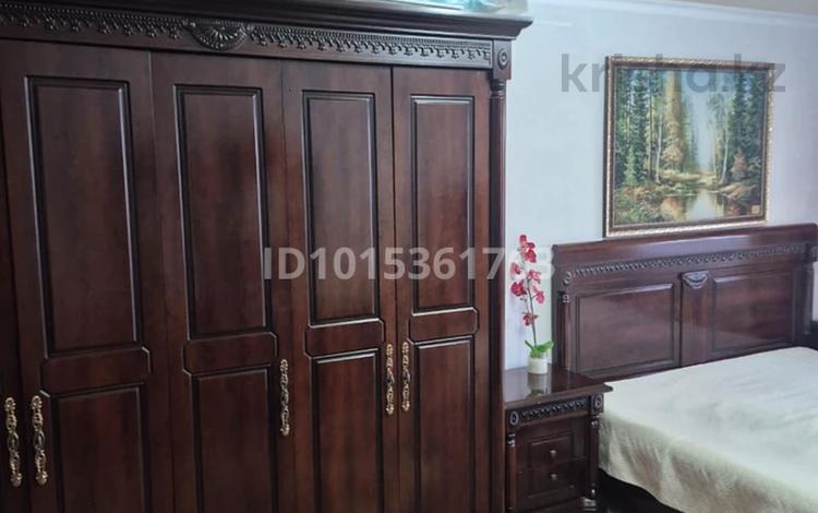 3-бөлмелі пәтер · 64 м² · 2/5 қабат, Агыбай батыра 17, бағасы: 25 млн ₸ в Балхаше — фото 2