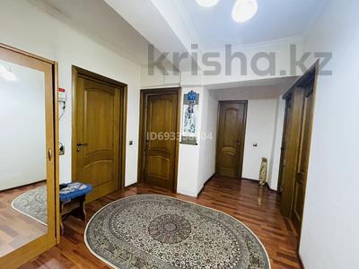 3-комнатная квартира, 70 м², 7/9 этаж, мкр Аксай-3Б 2 — Толе би - Яссауи за 40.5 млн 〒 в Алматы, Ауэзовский р-н