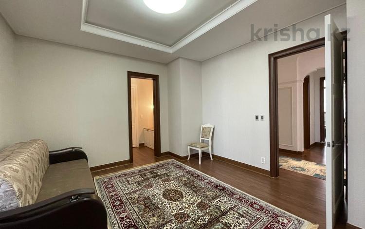 5-комнатная квартира · 212 м² · 11 этаж, Ахмет Байтурсынулы за 1.3 млн ₸ в Астане, Алматы р-н — фото 9