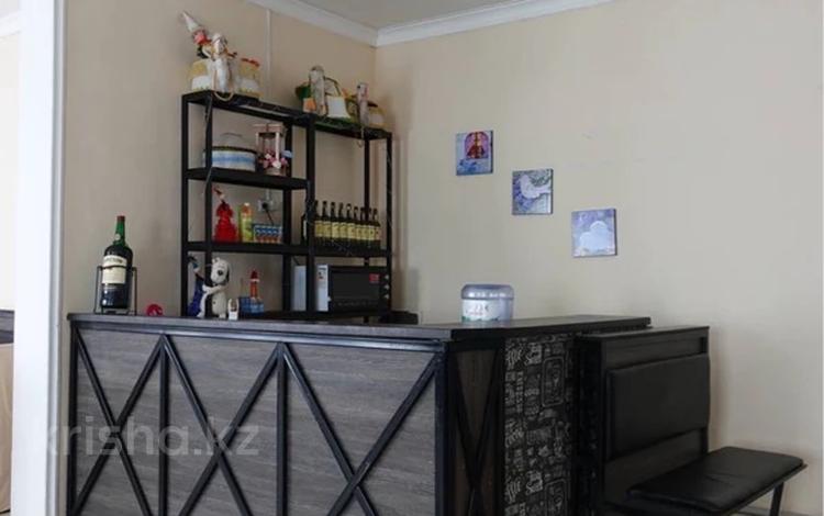 Еркін, кеңселер, дүкендер мен бутиктер, қоймалар, жқб, автосервистер мен көлік жуу, қоғамдық тамақтану орны, сұлулық салондары, ауыл шаруашылығы, монша, қонақ үй және демалыс орындары, медорталықтар мен дәріханалар, білім орталықтары, ойын-сауық · 350 м², бағасы: 75 млн 〒 в Акмолинской обл., Мариновка — фото 3