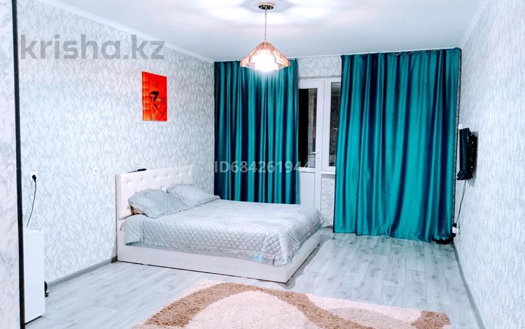 1-комнатная квартира · 37 м² · 9/9 этаж, мкр Нурсат за 10 000 〒 в Шымкенте, Каратауский р-н — фото 2
