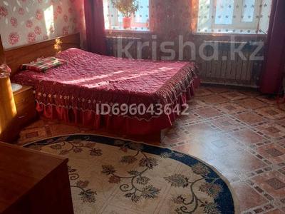 Отдельный дом · 4 комнаты · 91 м² · 10 сот., мкр Шанхай, Олега Кошевого 82 — Пересечение улиц Актюбинской и Олега Кошевого за 22.5 млн 〒 в Актобе