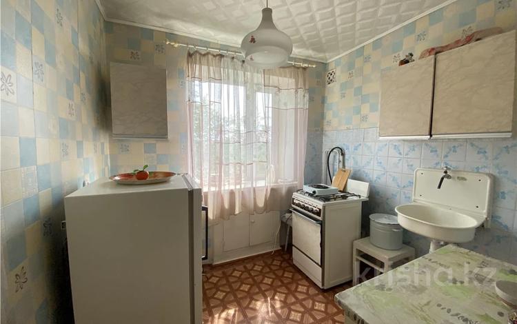 2-бөлмелі пәтер · 43 м² · 5/5 қабат, 21-шағынаудан 22, бағасы: 8.8 млн ₸ в Караганде, Алихана Бокейханова р-н — фото 3