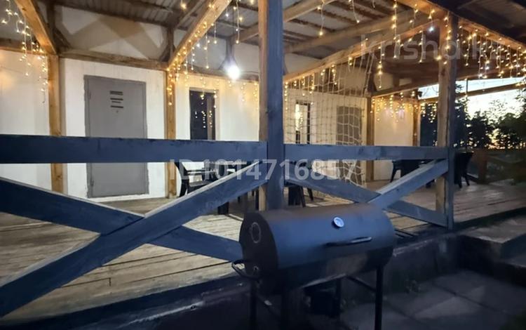 Дом · 3 комнаты · 70 м², Голубой залив 1 за 50 000 ₸ в Бурабае — фото 2