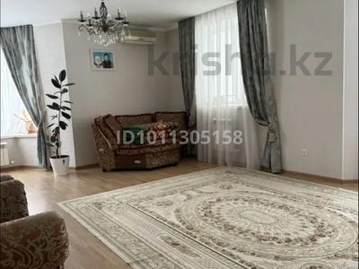 Отдельный дом · 5 комнат · 200 м² · 10 сот., мкр 12, Газиза Жубанова за 71 млн 〒 в Актобе