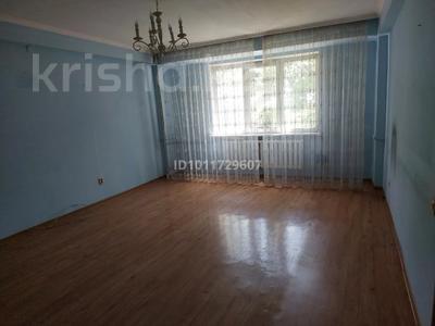 2-комнатная квартира · 71 м² · 2/9 этаж, Райымбека 206К — Ауэзова за 48 млн ₸ в Алматы, Алмалинский р-н