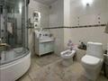 5-бөлмелі пәтер · 130 м² · 9/12 қабат, Казахстан 68 — напротив Акимата на площади города, бағасы: 68 млн ₸ в Усть-Каменогорске — фото 21