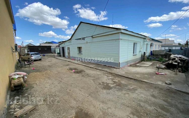 Часть дома · 5 комнат · 87 м² · 5.7 сот., мкр Атырау, Куат Төлеков 17 кв 1 — Рядом магазин за 18 млн 〒 — фото 2