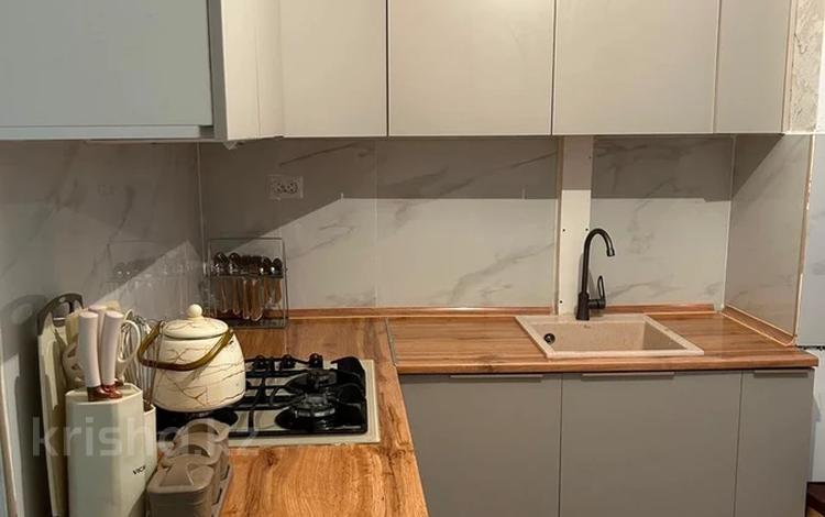 3-бөлмелі пәтер · 60 м² · 3/5 қабат, 8-шағынаудан 5, бағасы: 200 000 ₸ в Шымкенте, Туран р-н — фото 2
