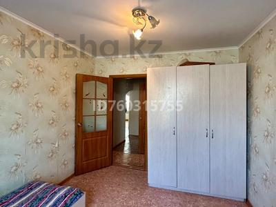 2-комнатная квартира · 54 м² · 1/5 этаж, мкр 8 60 — Рядом Алтай 21 школа Казпочта космос за 120 000 〒 в Актобе