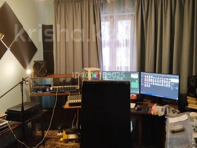 2-комнатная квартира · 43.7 м² · 1/4 этаж, Айманова 193 — Жандосова за 30 млн 〒 в Алматы, Бостандыкский р-н