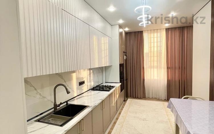 3-комнатная квартира · 100 м² · 9/10 этаж, Куаныша Толеметова 50/6 за 500 000 ₸ в Шымкенте, Абайский р-н — фото 8