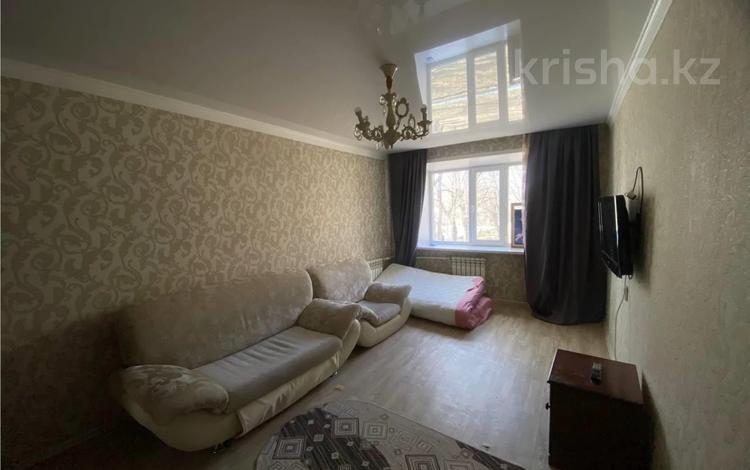 2-бөлмелі пәтер · 44 м² · 1/5 қабат, ул. Чернышевского, бағасы: 9 млн ₸ в Темиртау — фото 2