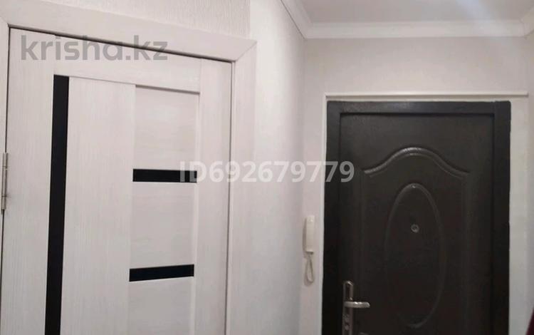 3-комнатная квартира, 60 м², 3/5 этаж, Жансугурова — уг.Казахстанской за 19.5 млн 〒 в Талдыкоргане — фото 2