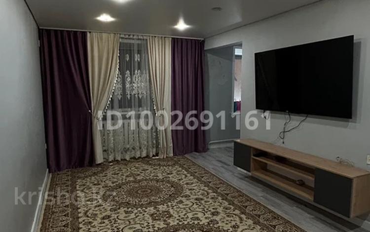 3-комнатная квартира · 64 м² · 5/5 этаж, Ауэзова 40 за 150 000 ₸ в Аксу — фото 2