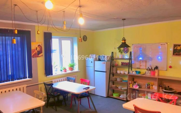 10 комнат · 300 м² · 1 этаж, мкр Думан-1 25 — Жиренше за 3 000 ₸ в Алматы, Медеуский р-н — фото 2
