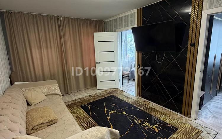 3-бөлмелі пәтер · 47.3 м² · 2/5 қабат, 13-шағынаудан 8, бағасы: 12 млн ₸ в Караганде, Алихана Бокейханова р-н — фото 2
