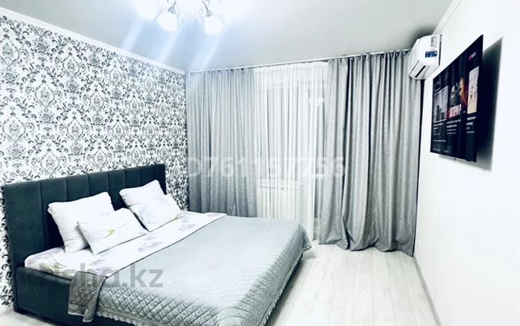 1-комнатная квартира · 35 м² · 2/9 этаж, 5 мкр 4 за 11 000 〒 в Аксае — фото 14