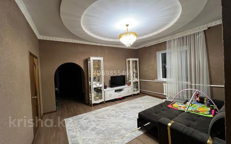Отдельный дом · 7 комнат · 287 м² · 10 сот., Фадеева за 41 млн ₸ в Таразе — фото 11