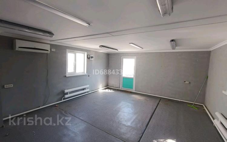 Свободное назначение, офисы, магазины и бутики, склады, общепит, салоны красоты · 50 м² за 180 000 〒 в Атырау, мкр Атырау — фото 5