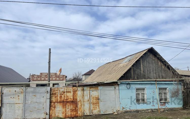 Жеке үй · 1 бөлме · 50 м² · 6 жүзд., Мухамбетова 17, бағасы: 13 млн ₸ в Уральске — фото 2
