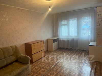 2-комнатная квартира, 45 м², 4/5 этаж, Майкудук, Майкудук, 14й микрорайон за ~ 8.3 млн 〒 в Караганде, Алихана Бокейханова р-н