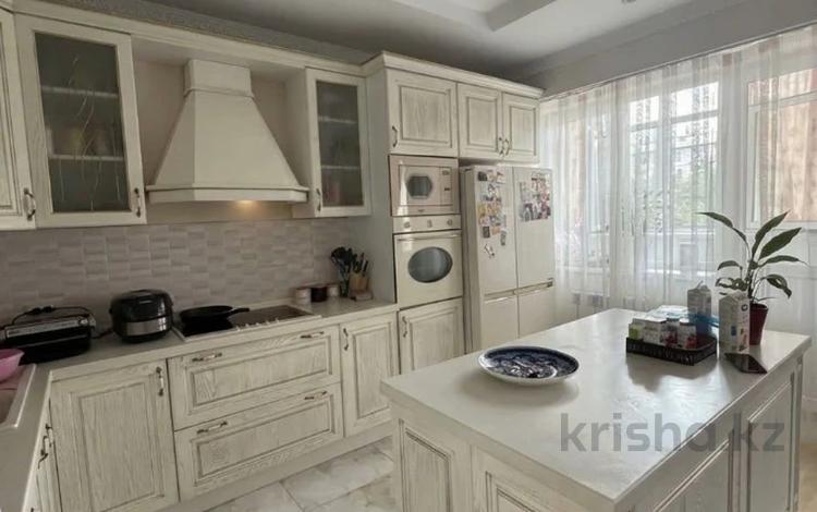 3-комнатная квартира · 143.8 м² · 2/12 этаж, Муканова за 115 млн ₸ в Алматы, Алмалинский р-н — фото 2