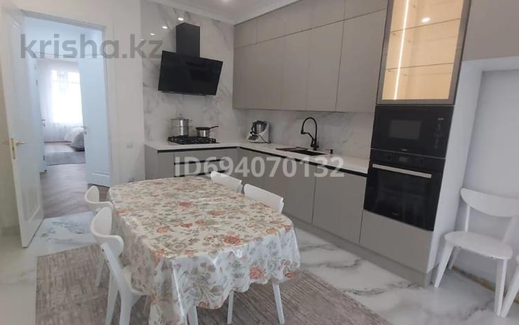 2-комнатная квартира · 82.6 м² · 3/9 этаж, мкр Нурсая, Абылхаир хана 65 за 550 000 ₸ в Атырау — фото 2