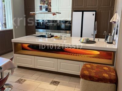 3-комнатная квартира · 151 м² · 19/20 этаж, ул. Желтоксан 2/2 за 600 000 〒 в Астане, Сарыарка р-н