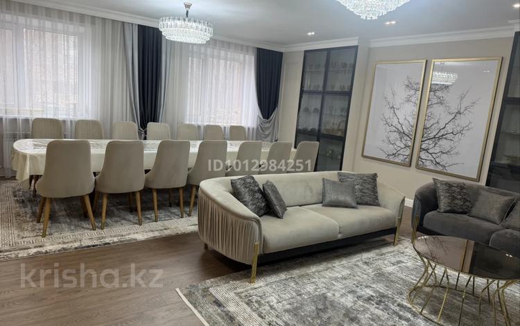 4-комнатная квартира · 170 м² · 2/5 этаж, мкр Юго-Восток, мкрн Степной-2 14/15 за 107 млн ₸ в Караганде, Казыбек би р-н — фото 2