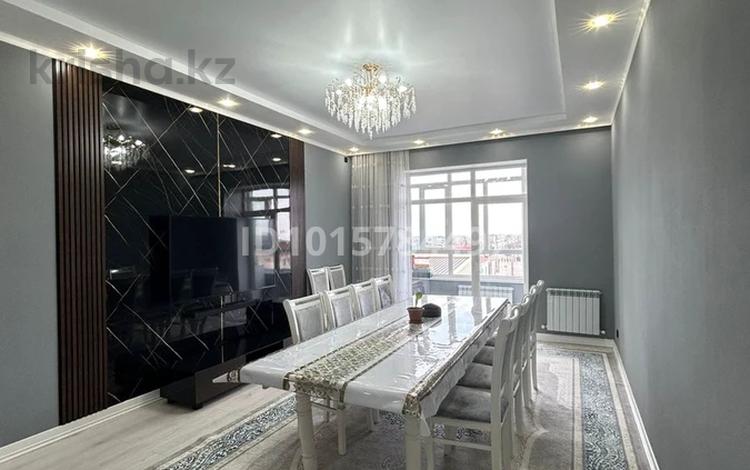 3-комнатная квартира · 105.2 м² · 4/5 этаж, мкр Строитель, Сырым Датова за 40 млн ₸ в Уральске — фото 2