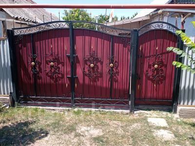 Отдельный дом · 4 комнаты · 100 м² · 7 сот., Крылова 35 — 48 школа за 15 млн ₸ в Мерке