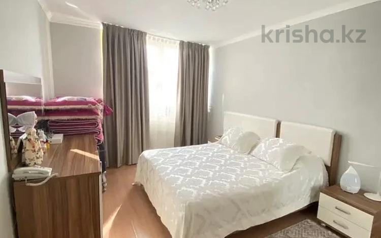 3-комнатная квартира · 81 м² · 13/16 этаж, мкр Аккент 58 за 44 млн ₸ в Алматы, Алатауский р-н — фото 2