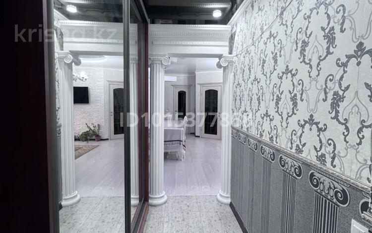 4-комнатная квартира · 94.7 м² · 10/16 этаж, мкр Юго-Восток, Шахтеров 60 за 41 млн ₸ в Караганде, Казыбек би р-н — фото 2