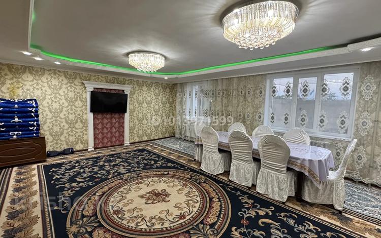 3-комнатная квартира · 110 м² · 2/4 этаж, 23-й мкр 101 за 17 млн ₸ в Актау — фото 2