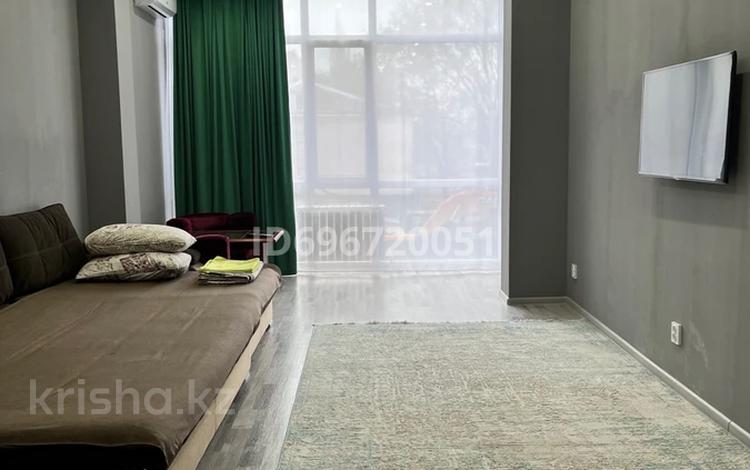 1-комнатная квартира · 60 м² · 1/10 этаж, Ярославская 2/3 за 2 000 ₸ в Уральске — фото 2