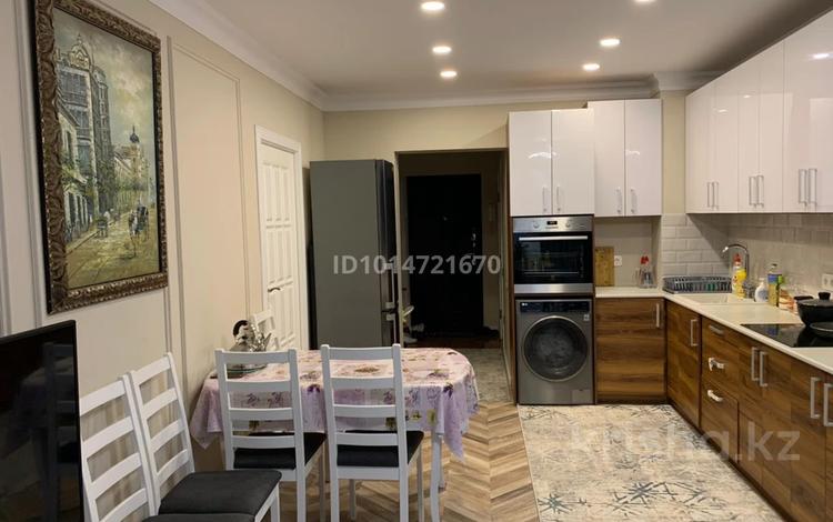 2-комнатная квартира · 55 м² · 5/10 этаж, мкр Аксай-5 25 за 300 000 ₸ в Алматы, Ауэзовский р-н — фото 2