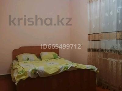 2-бөлмелі пәтер, 55 м², 1/4 қабат тәулігіне, Абая 133, бағасы: 7 000 〒 в Таразе