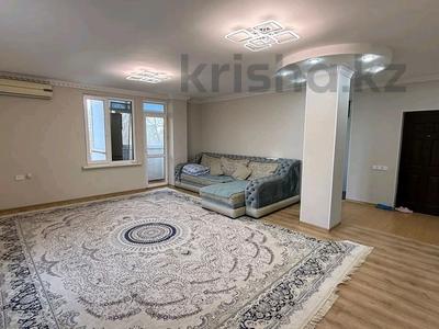 4-комнатная квартира · 180 м² · 2/4 этаж, Абулхаир хана 7 за 200 000 〒 в Уральске