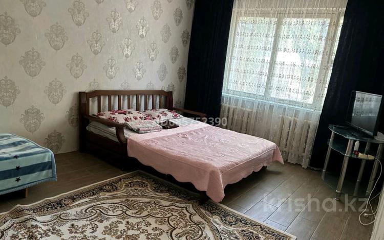 1-комнатная квартира · 40 м² · 3/5 этаж, мкр Айнабулак-4 за 11 000 〒 в Алматы, Жетысуский р-н — фото 12