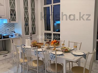 3-комнатная квартира · 114 м² · 3/4 этаж, мкр Ак Шагала, 2 за 75 млн 〒 в Атырау