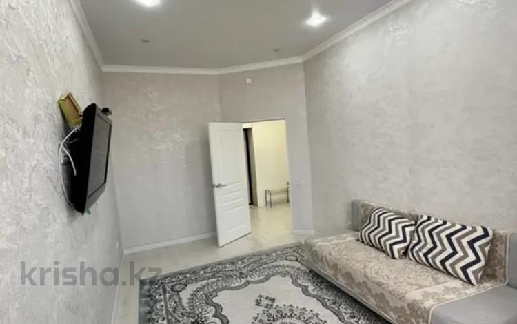 1-комнатная квартира · 55 м² · 7/7 этаж, 19-й мкр 23 за 130 000 ₸ в Актау — фото 2