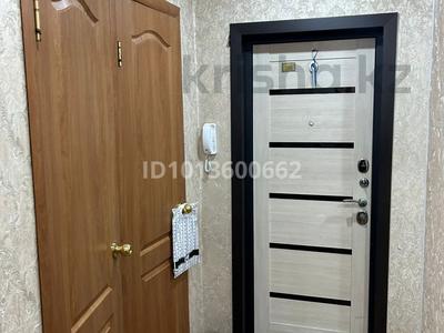 4-комнатная квартира · 61.3 м² · 2/5 этаж, Майкудук, 17й микрорайон 43 за 18 млн ₸ в Караганде, Алихана Бокейханова р-н