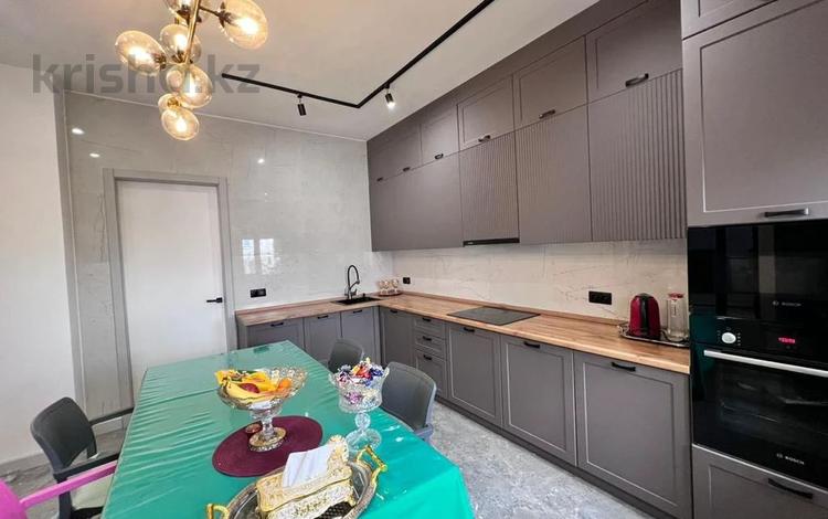 3-комнатная квартира · 120 м² · 4/7 этаж, Шамши Калдаякова 6 за 550 000 〒 в Астане, Алматы р-н — фото 2